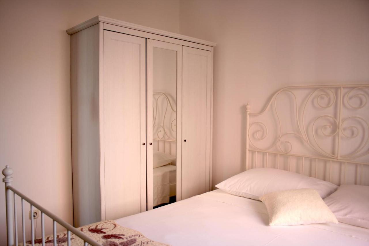 Apartman Laura Primošten Buitenkant foto